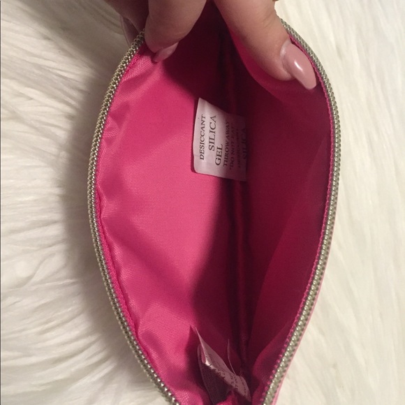 ADORABLE WINTER TIME BAG CHARMING CHARLIES! - Picture 2 of 2